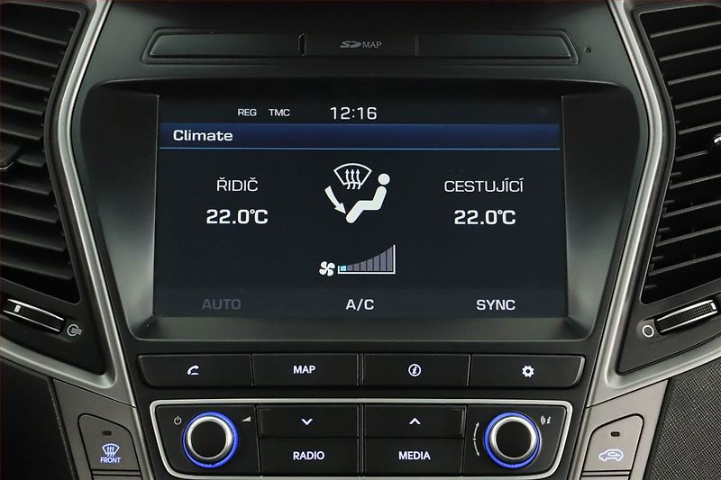 Hyundai Santa Fe (2017) 2.2 CRDi Blue, 4X4, Automat - fotka 17 z 20