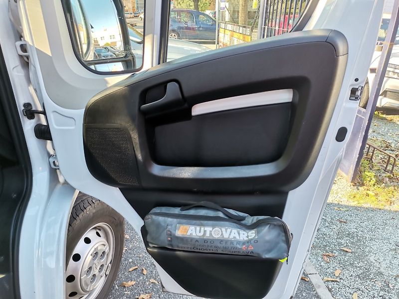 Opel Movano (2023) 2.2CDTi 140k L3H2 Klima Kamera - fotka 16 z 24