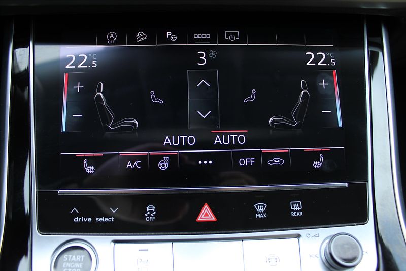 Audi Q8 55TFSi 250kW QUATTRO S-LINE ČR - fotka 18 z 31