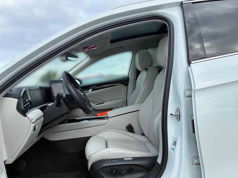 Volkswagen Passat Variant (2025) ELEGANCE 2.0TDI 142kW DSG CZ  - fotka 7 z 11