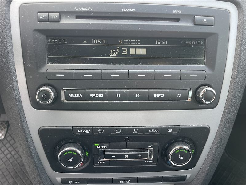 Škoda Octavia 1,2 TSi 77kw Ambiente výborný - fotka 15 z 29