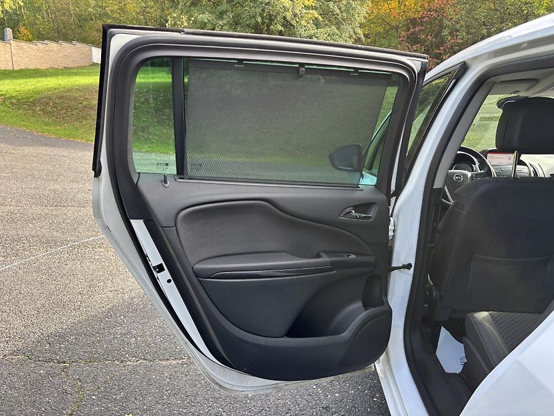 Opel Zafira (2016) 1.4 Turbo 103kw Serviska ČR - fotka 19 z 32