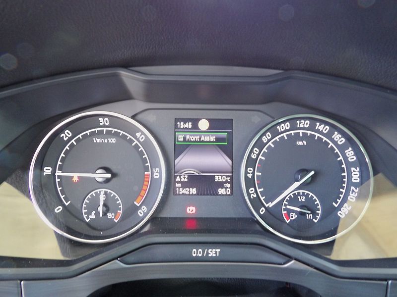 Škoda Superb 2.0TDI Style Serviska Tažné We - fotka 18 z 39