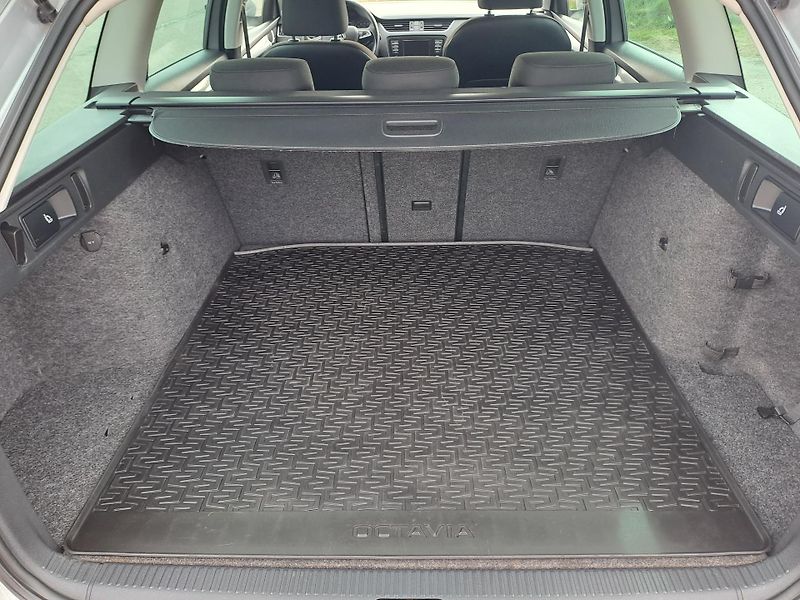 Škoda Octavia (2014) 1.6 TDi DSG PĚKNÝ STAV - fotka 33 z 33