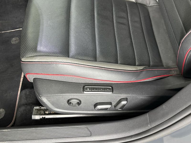 Volkswagen Golf GTI Clubsport - fotka 28 z 30