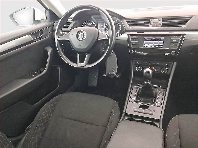 Škoda Superb (2015) 1.6 TDI, Tempomat - fotka 7 z 15