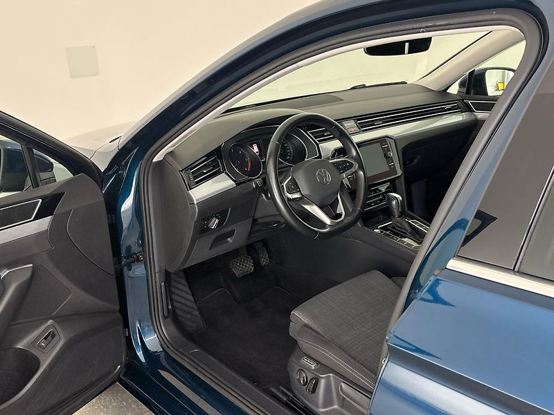 Volkswagen Passat Business DSG - fotka 6 z 31