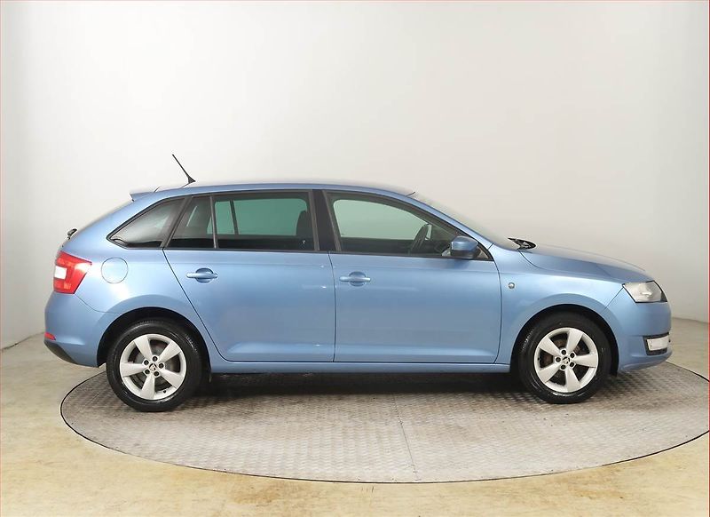 Škoda Rapid (2014) Spaceback 1.2 TSI, Navi - fotka 6 z 18