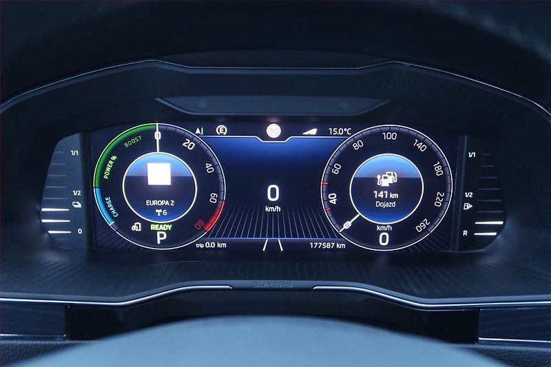 Škoda Superb (2020) iV 1.4 TSI PHEV, Automat, Kůže - fotka 11 z 30