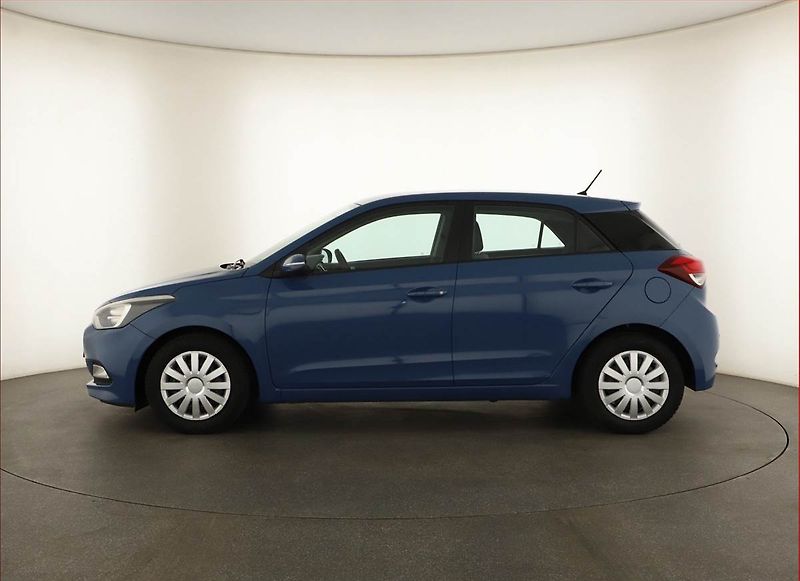 Hyundai i20 (2015) 1.2, Serv.kniha - fotka 3 z 12