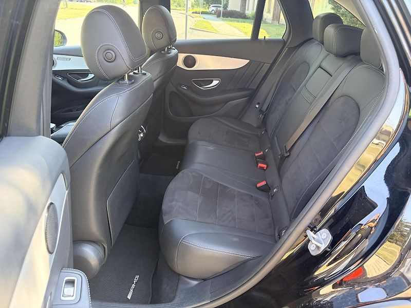 Mercedes-Benz GLC 220D 4MATIC - fotka 41 z 49