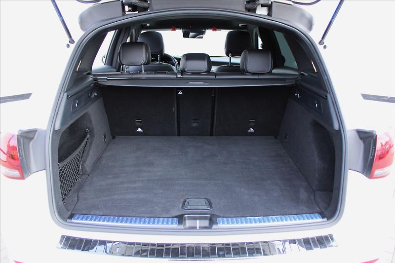 Mercedes-Benz GLC 300 4MATIC 190kW AMG ČR - fotka 11 z 29