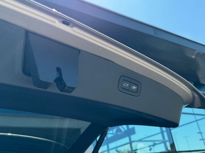 Volvo XC90 (2026) PLUS B5, kamery 360°, ventilac - fotka 15 z 23