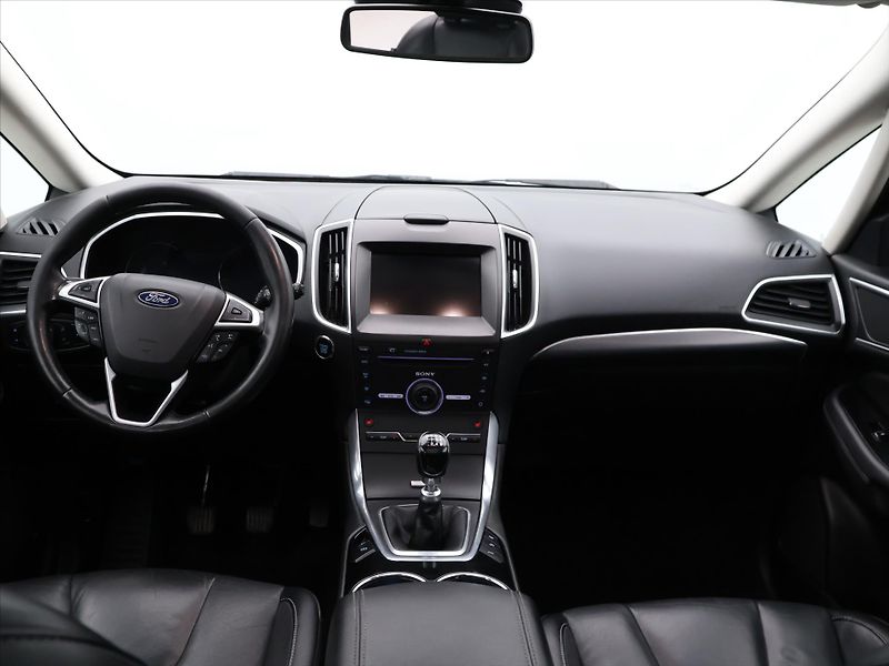 Ford S-MAX 2.0 TDCI 110kW Titanium 7-Míst - fotka 23 z 31