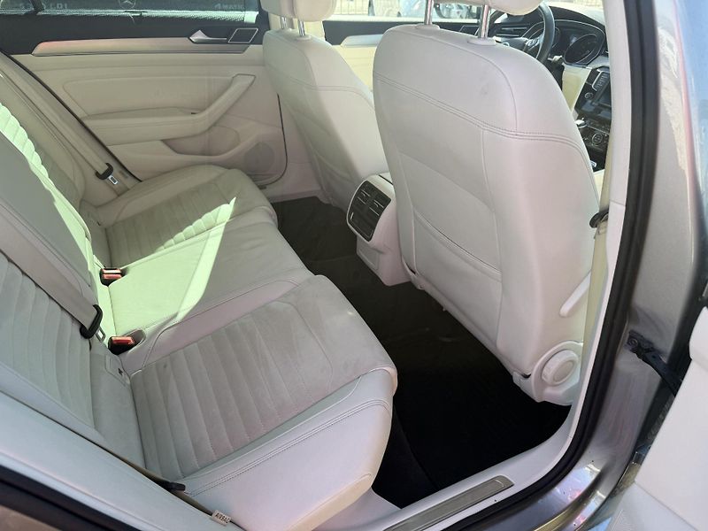Volkswagen Passat (2017) 2.0 tdi 110kw Top!!! - fotka 32 z 40