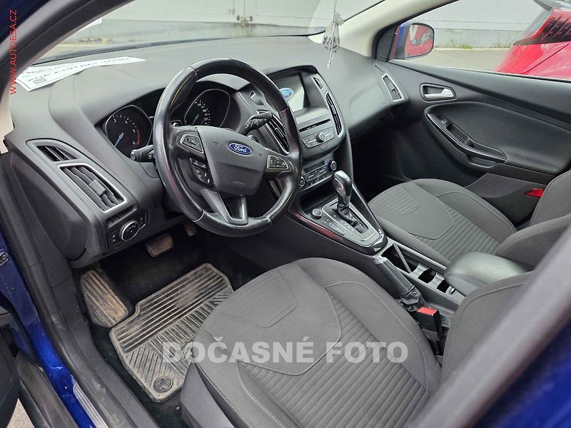 Ford Focus (2017) 1.5tdci, AT, navi, xenon - fotka 3 z 3