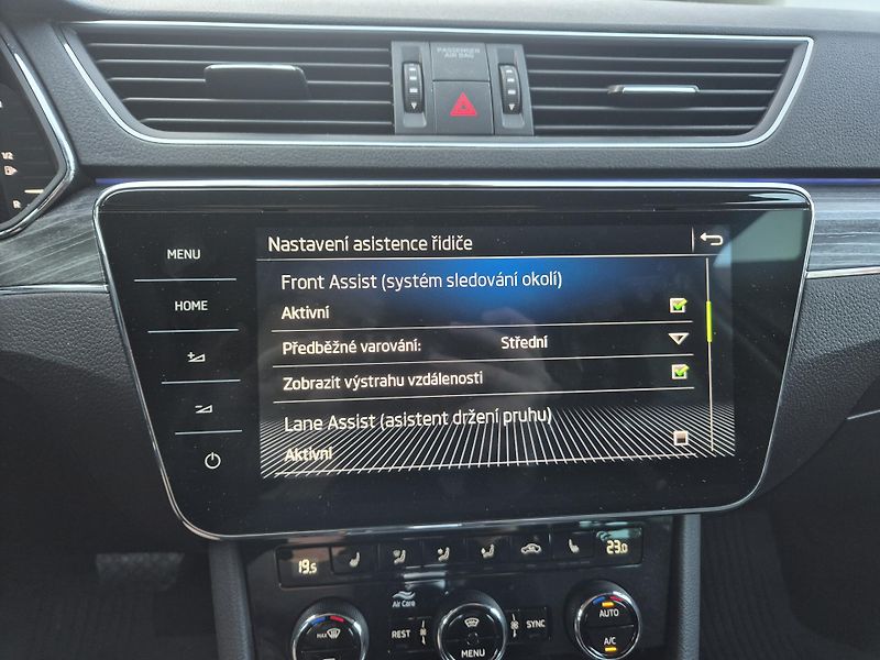 Škoda Superb Combi 2,0TDi 110kw DSG 17ALU - fotka 8 z 20