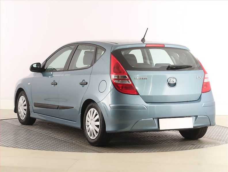 Hyundai i30 (2010) 1.4 CVVT, po STK, slušný stav - fotka 4 z 15