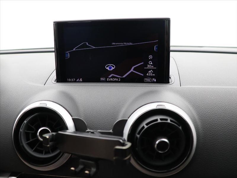 Audi A3 1,5 TSI 110kW S-tronic - fotka 22 z 35