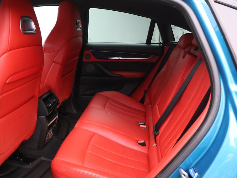 BMW X6 M 4,4 423kW xDrive Aut.klima C - fotka 15 z 38