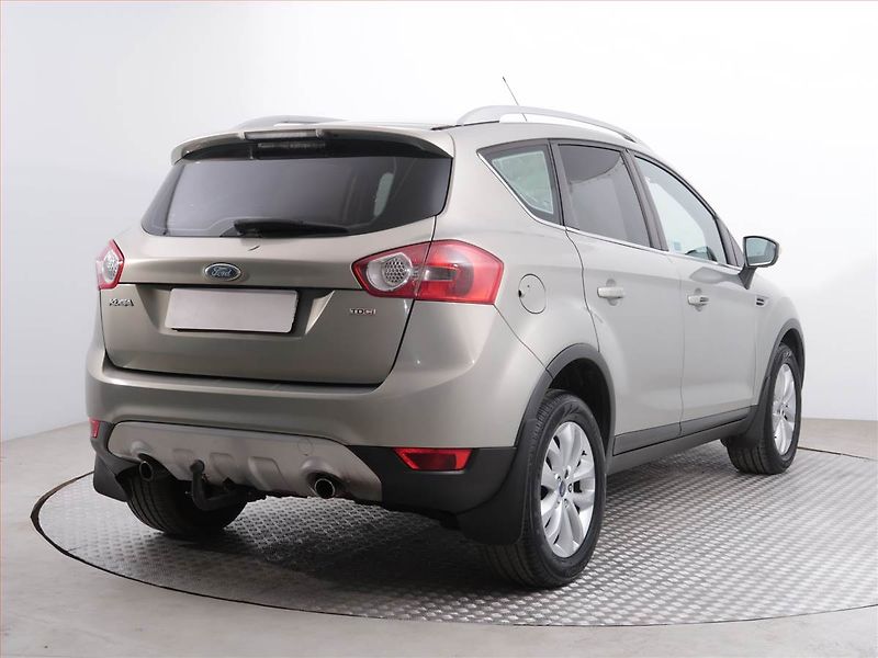 Ford Kuga (2008) 2.0 TDCi, 4X4 - fotka 5 z 18