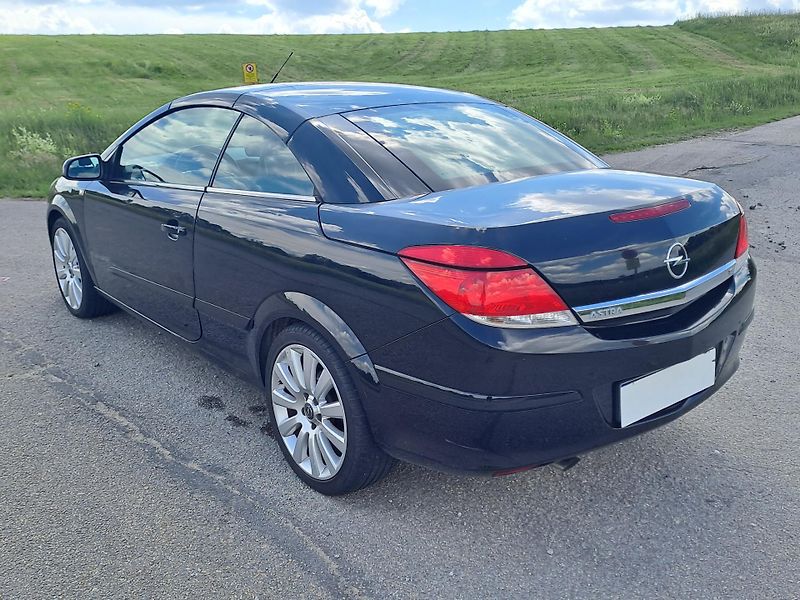 Opel Astra 1.8 KABRIO - fotka 4 z 24