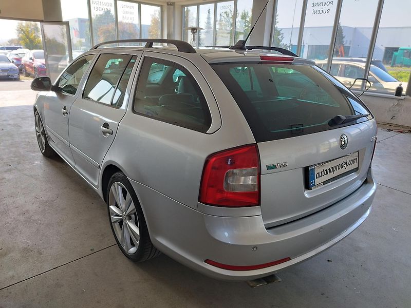 Škoda Octavia (2009) RS 2,0TDi 125 LED ALU SERVISKA - fotka 9 z 38