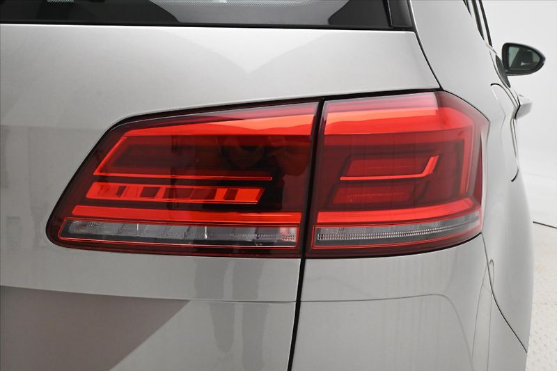 Volkswagen Golf Sportsvan 1,6 TDI 85 kW Navi Záruka až 5 - fotka 27 z 27