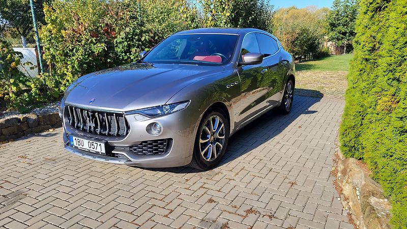 Maserati Levante (2018) barva šedá metalíza - fotografie inzerátu