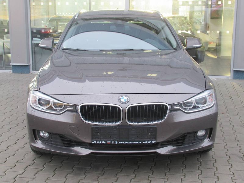 BMW Řada 3 (2013) 330d 190KW xDrive! - fotka 2 z 26