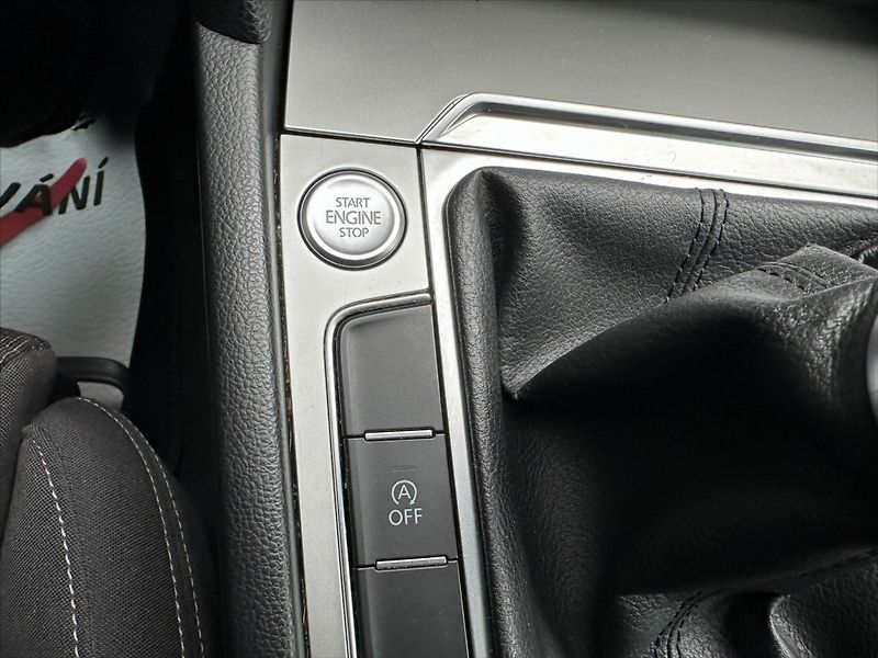 Volkswagen Passat 1,4 TSI 110kW-MANUAL!! - fotka 27 z 37
