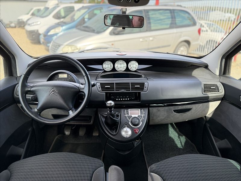Citroën C8 2,0 HDI 100kW XENONY,TAŽNÉ - fotka 18 z 27