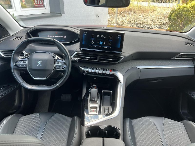 Peugeot 3008 (2022) 1.5 HDI 130K AUT ALLURE ČRNOVÉ - fotka 11 z 23