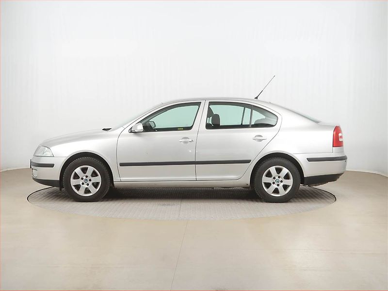 Škoda Octavia (2006) Ambiente 1.6, po STK - fotka 3 z 14