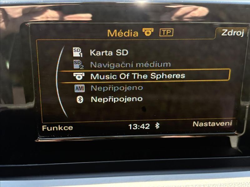 Audi Q3 2,0 TDi 103kW Xenon,Výhřev,Nav - fotka 17 z 33