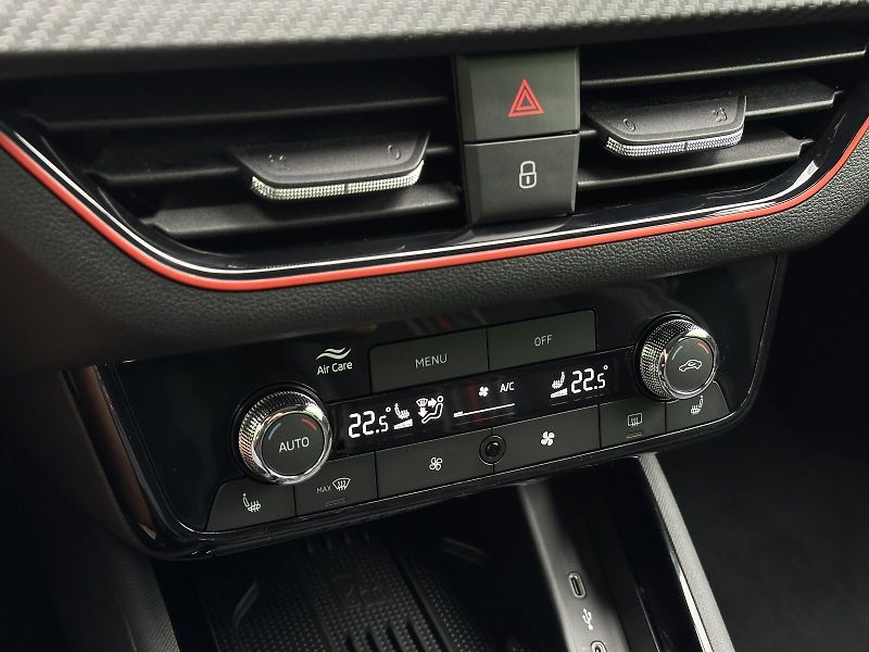 Škoda Kamiq 1.0TSi DSG Monte Carlo 116PS M - fotka 22 z 38