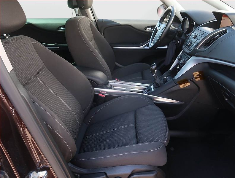 Opel Zafira (2015) Cosmo 2.0 CDTI, 7 míst - fotka 9 z 18