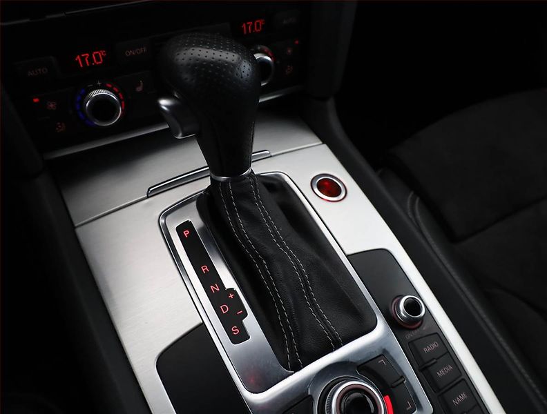 Audi Q7 (2011) S-Line 3.0 TDI, 4X4, Automat - fotka 12 z 20