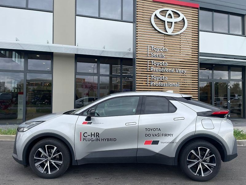 Toyota C-HR 1.8L Style Hybrid 2x4 - fotka 3 z 23