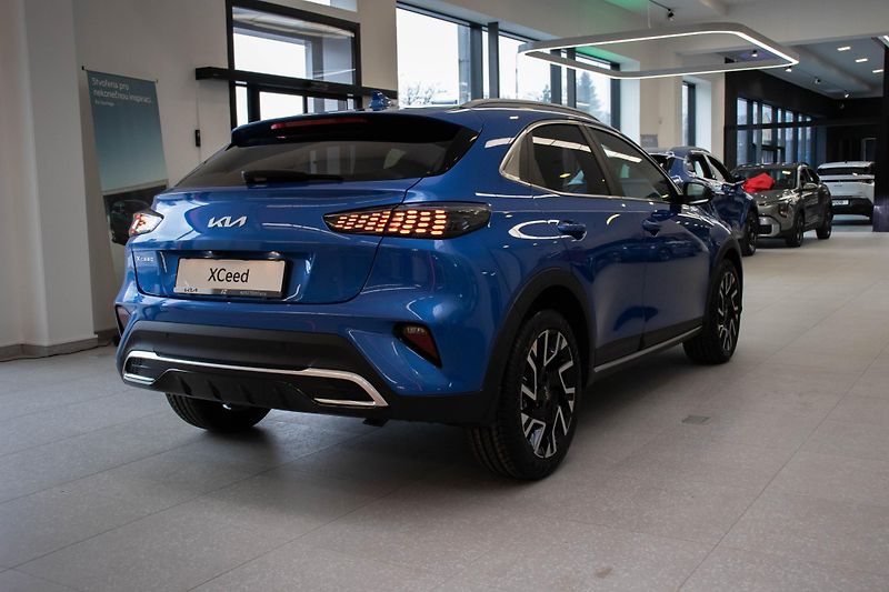 Kia XCeed 1.6 T-GDI GPF 7DCT STEEL EDITI - fotka 4 z 16
