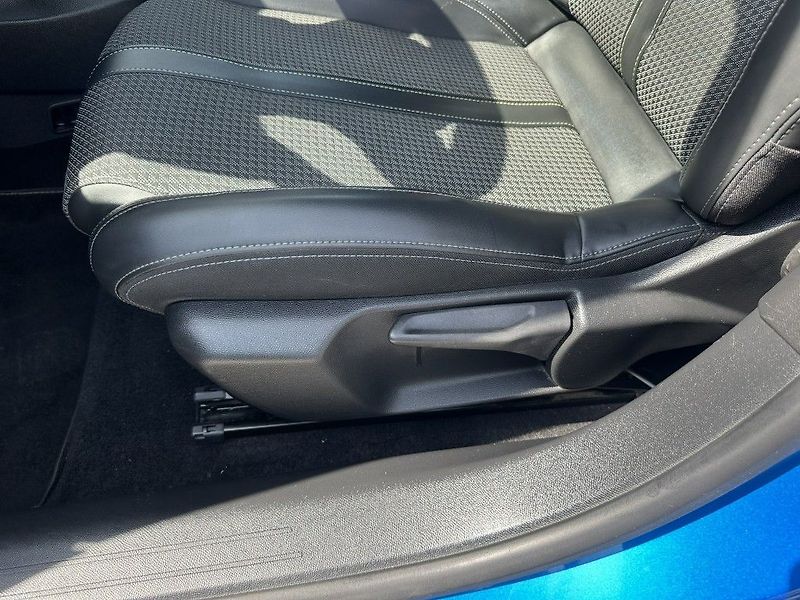 Peugeot 208 electric drive 100kW e GT Line - fotka 15 z 25