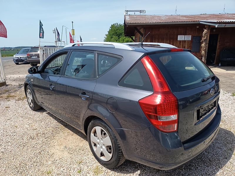 Kia Ceed (2010) 1.4SW - fotka 22 z 37