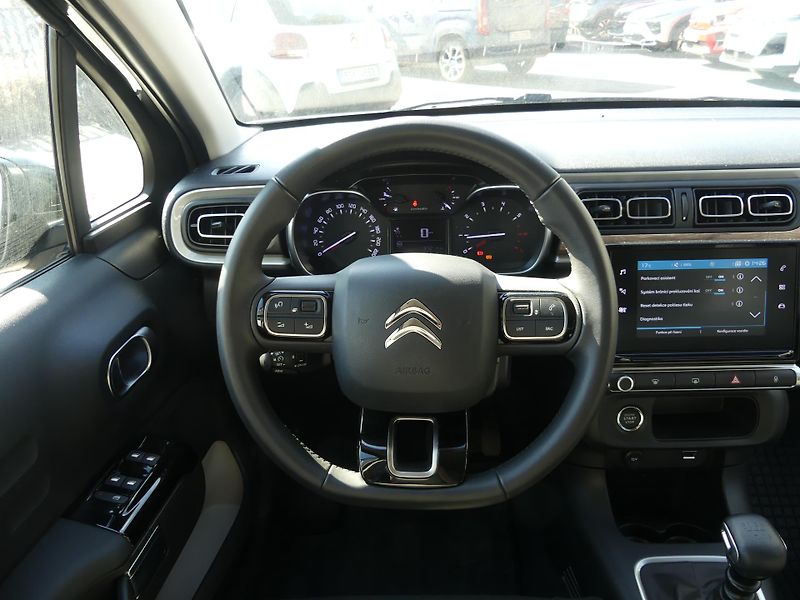 Citroën C3 (2024) 1,2 PureTech 110 MAN6 SHINE+ - fotka 12 z 23