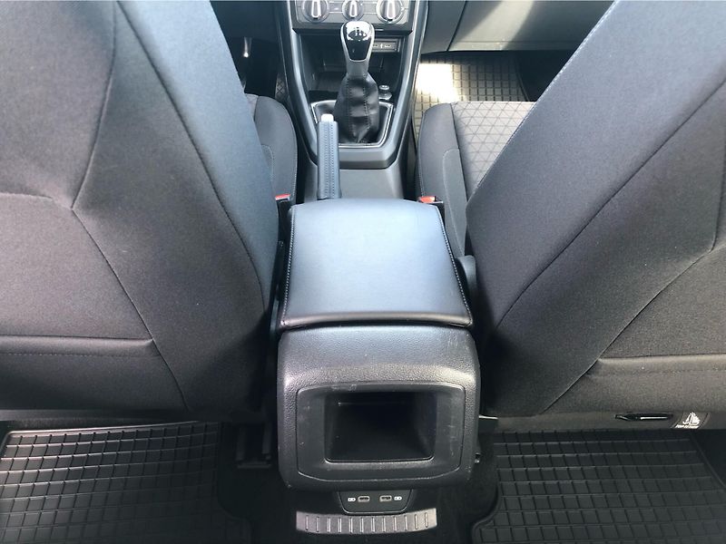 Volkswagen T-Cross 1,0 TSI - fotka 22 z 27