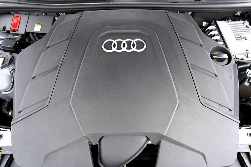 Audi Q8 55 TFSI Q/21kola/S-line/B&O - fotka 10 z 44