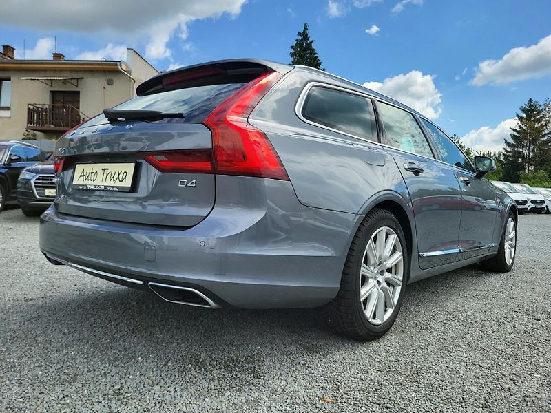 Volvo V90 D4 Drive-E INSCTRIPTION autom. - fotka 36 z 45