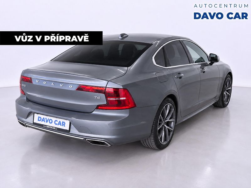 Volvo S90 2,0 T4 Drive-Momentum Pro Auto - fotka 5 z 12