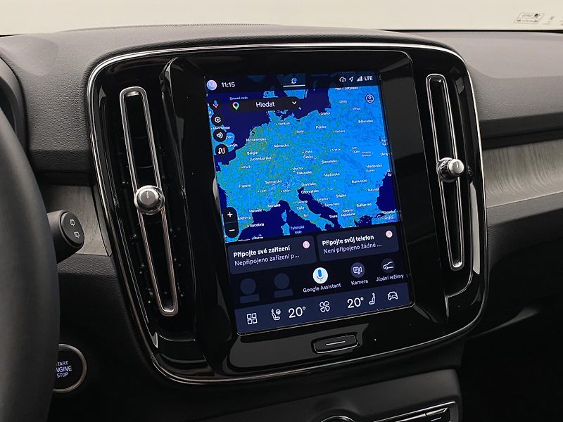 Volvo XC40 B4 DARK ULTIMATE AUT CZ - fotka 37 z 56