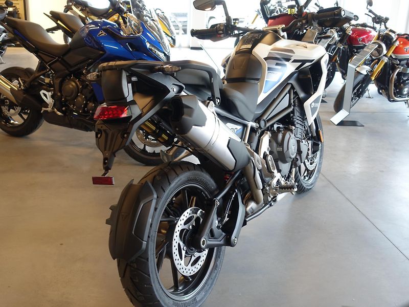 Triumph Tiger 1200 GT (2026) Alpine Edition - fotka 3 z 9