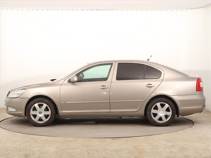 Škoda Octavia (2011) Ambition 1.2 TSI - fotka 3 z 13